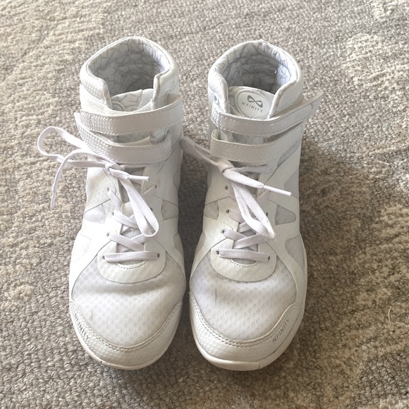 Beast Mid Top Cheer Shoes ( sold out online) - Picture 3 of 9